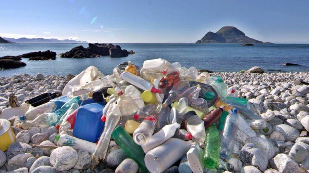 Rifiuti-sulle-spiagge