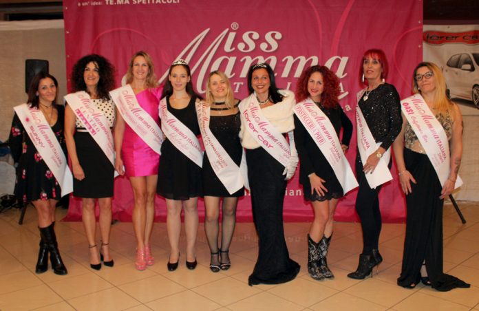 Mamme-premiate-alla-selezione-di-Miss-Mamma-Italiana-a-Pinerolo-Torino