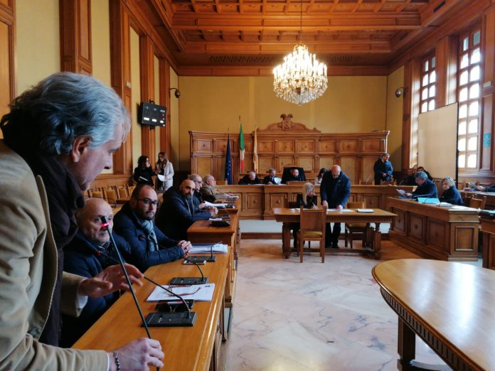 Foto seduta Consiglio provi. con De Marco 5-2-20