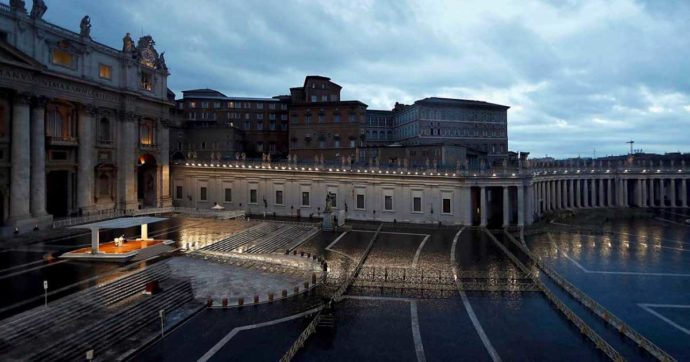 La preghiera di Papa Francesco in una piazza San Pietro deserta ha unito i fedeli