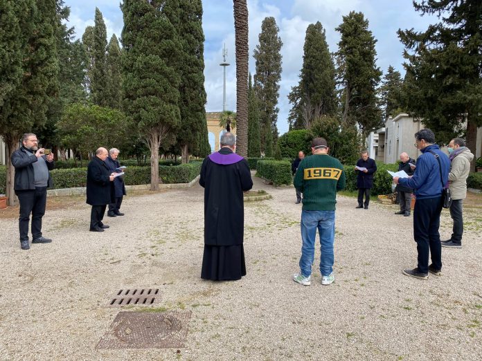 preghiera cimitero_8