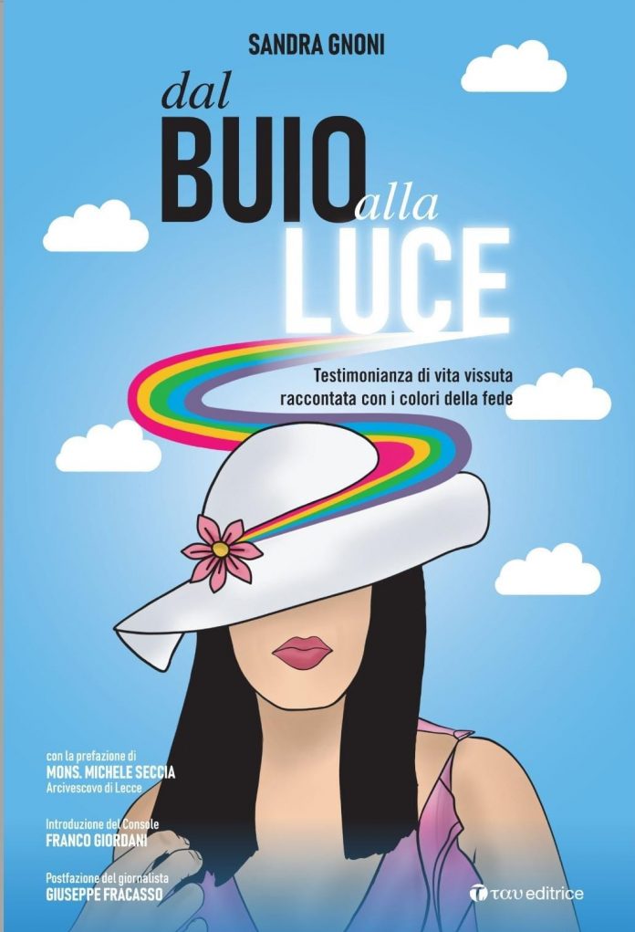 La copertina del libro DAL BUIO ALLA LUCE della pittrice salentina Sandra GNONI