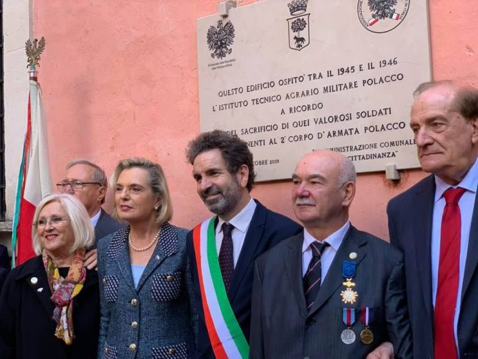 Lecce scopertura lapide 18 11 19