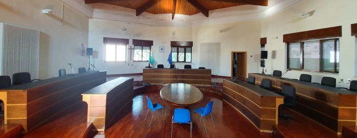 L'aula consiliare del Comune di Parabita