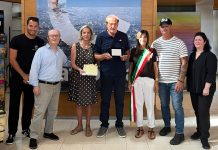 WOJTEK PANKIEWICZ PREMIATO CON UNA TARGA DI FEDELTA’ DAL SINDACO DI CATTOLICA PER I SUOI 70 ANNI CONSECUTIVI DI VACANZE ESTIVE NELLA RIDENTE LOCALITA’ ROMAGNOLA