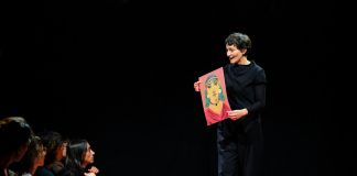 LE FIABE ESCONO DAL TEATRO, LA DEMOCRAZIA SALE SUL PALCO: SPETTACOLO NELLA NATURA PER BAMBINI E TEATRO PARTECIPATIVO PER ADULTI SUL MITO DI ANTIGONE