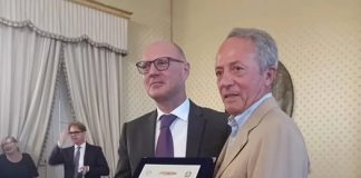 Premio alla “Responsabilità sociale d’impresa” ad Antonio Quarta. Le congratulazioni di Wojtek Pankiwicz, presidente di “Valori e Rinnovamento”