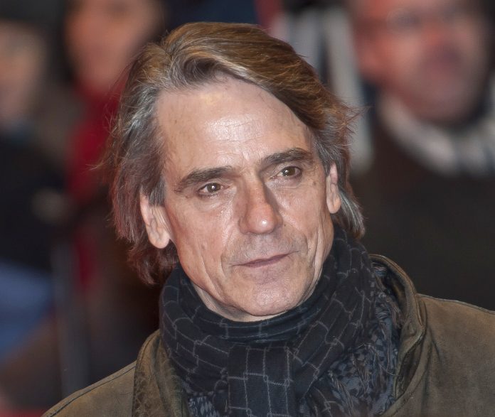 Jeremy_Irons_(Berlin_Film_Festival_2011)_2